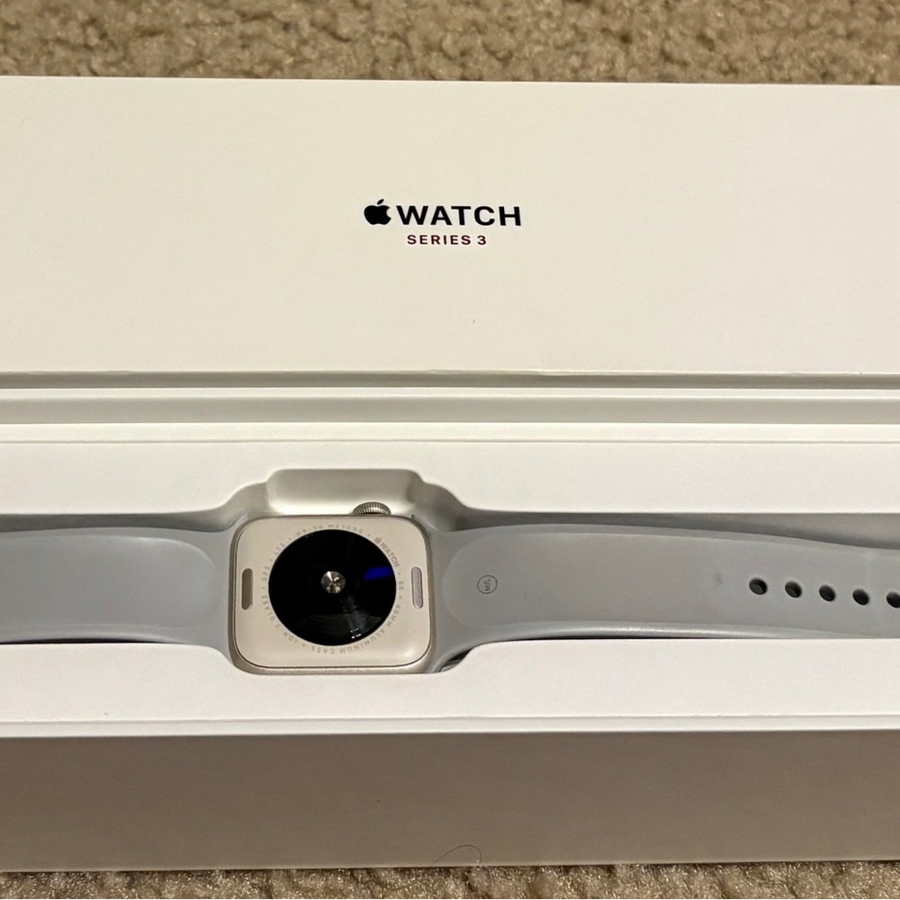 Apple Watch Series 3 - Silver and White